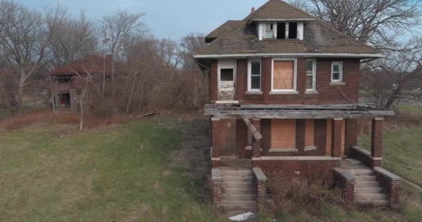 Drone View Dilapidated House Detroit Neighborhood Video Filmed Best Image — Stockvideo