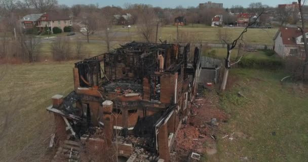 Drone View Dilapidated House Detroit Neighborhood Video Filmed Best Image — Stock video