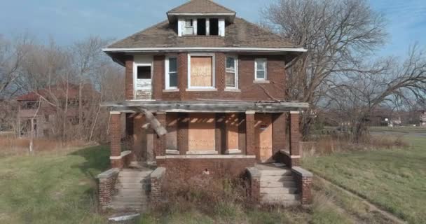 Drone View Dilapidated House Detroit Neighborhood Video Filmed Best Image — Vídeo de stock