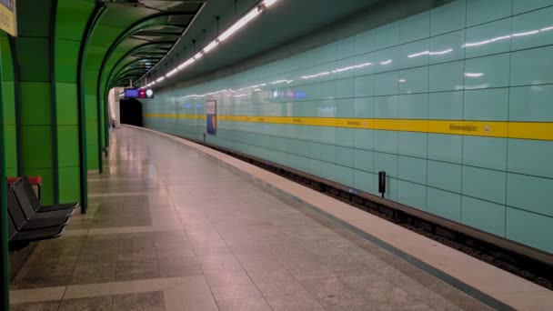 München Leere Bahn Station Bohmerwaldplatz Während Der Sperrzeit Ausbruch Der — Stockvideo
