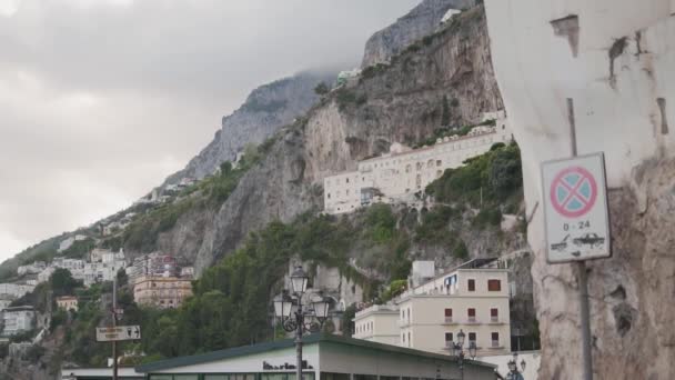 Amalfi City Italy Slow Motion View Buildings Scenic Cityscape Cloudy — Wideo stockowe