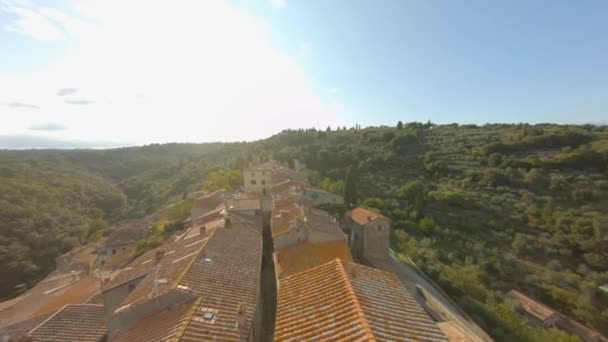 Old Typical Italian Village Nestled Green Hills Tuscany Middle Narrow — Stok video