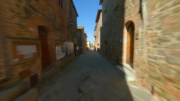 Drone Flying Alleyway Community Sinalunga Tuscany Italy Aerial — Vídeo de stock