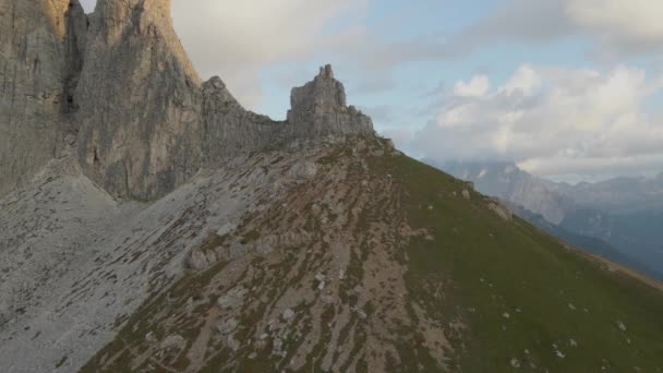 Вид Воздуха Доломиты Валь Гардена Италия Потрясающая Панорама Высокая Горная — стоковое видео