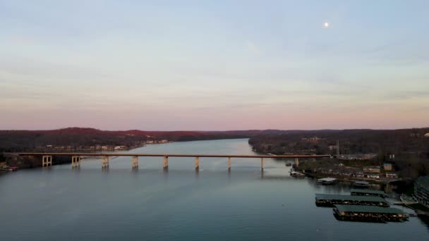 Beautiful Missouri Sunset Bridge Crossing Lake Ozarks Aerial — Wideo stockowe