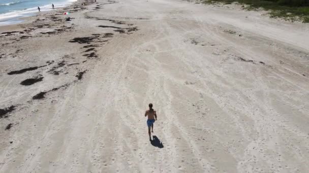 Active Lifestyle Concept Young Man Exercising Running Beach — 비디오