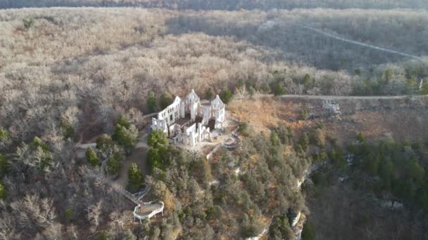 Famous Missouri Landmark Tonka State Park Castle Ruins Aerial — ストック動画