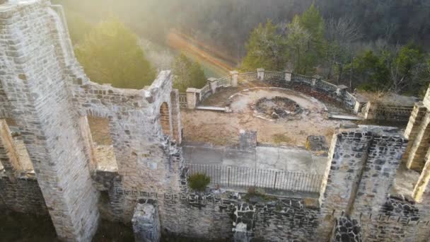 Epic Aerial Footage Medieval Castle Ruins Sunrise Sun Flares — ストック動画