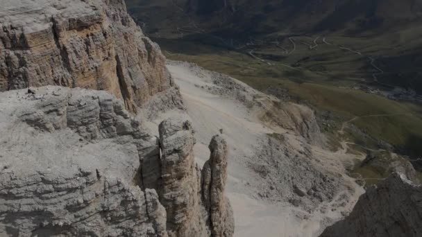 Гори Dolomites Mountains Peaks Serene Valley Air View South Tirol — стокове відео