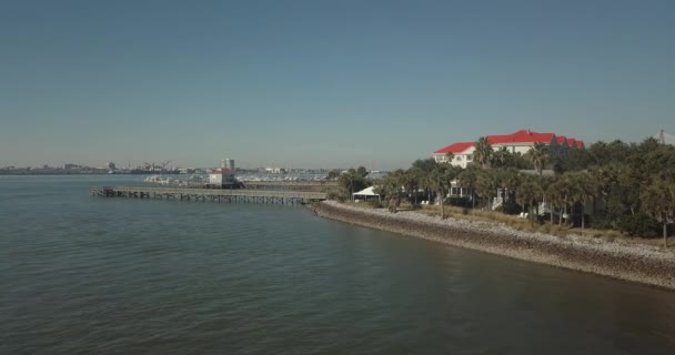 Pier Looking Downtown Charleton South Carolina — Vídeos de Stock