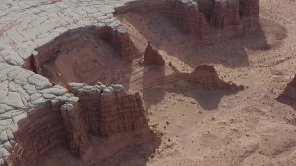 Orbiting Aerial View Unique Sandstone Rock Formations Utah Desert Hanksville — 图库视频影像
