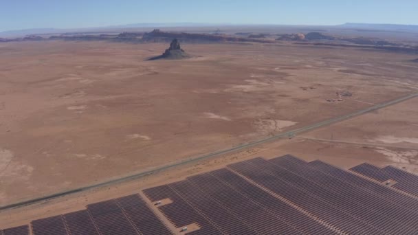 Aerial View Large Solar Field Rock Formations Distance Arizona Desert — Vídeo de stock