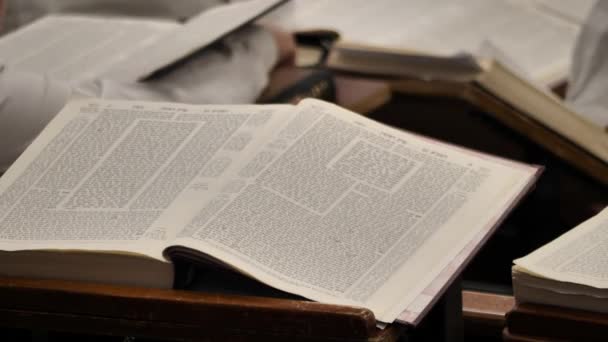Opened Torah School Desk Studying Judaism Tradition Holy Scripts — Vídeos de Stock