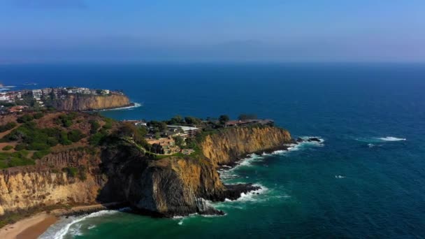 Panning Drone Shot Some Cliffs Laguna Beach California — Stock Video