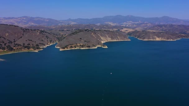 Vliegen Lake Cachuma Bij Santa Barbara Prachtig Schot Van Het — Stockvideo