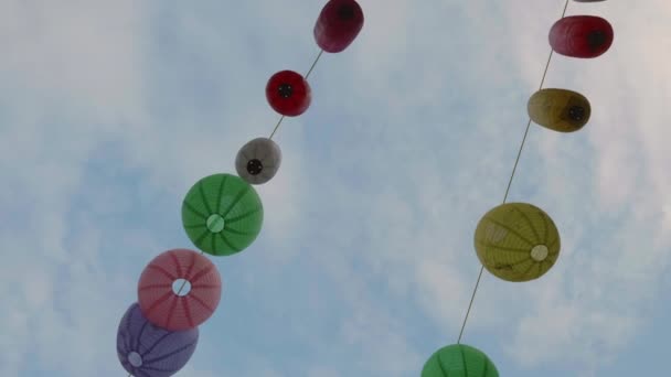 Chinese Lamps Shot Blue Sky Dangling Wind Houses Chinatown London — Vídeo de Stock