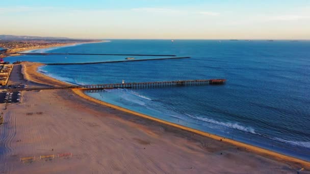 Seal Beach Slowly Flying Pier — Stok video