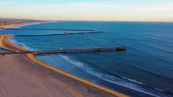 Seal Beach Pier Slowly Flying Away Views Beach Pacific Ocean — Vídeo de Stock