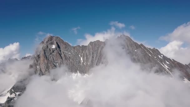 Aerial Approach Mountain Range Schreckhorn Peak Swiss Alps Grindelwald Region — Stok video