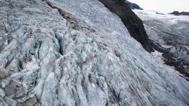 Travelling Hangig Glacier Swiss Alps Cloudy Day — 图库视频影像