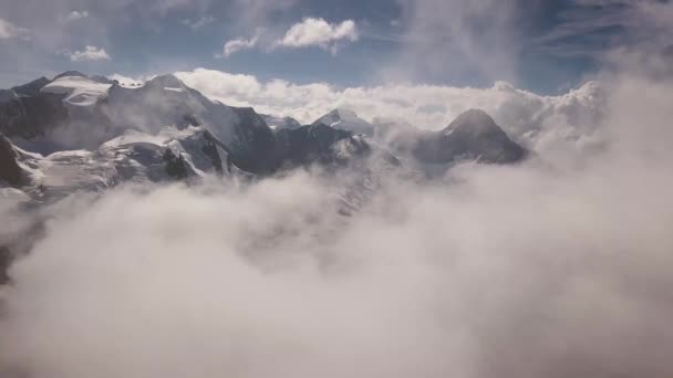 Aerial Approach Clouds Swiss Alps Mountain Range Eiger Fiescherhorn Jungfrau — Video