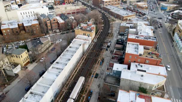 Train Railroad Tracks Commuters Using Public Transportation Chicago Aerial View — Wideo stockowe