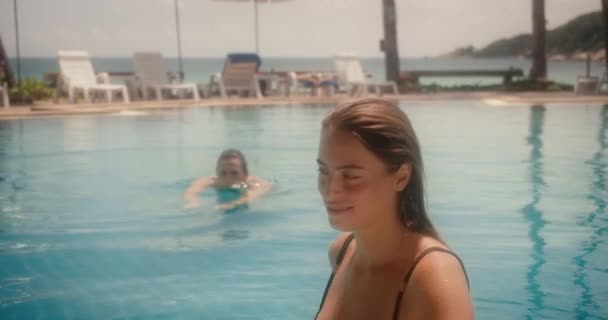 Happy Couple Enjoying Vacations Having Fun Swimming Pool Resort Midday — Stockvideo