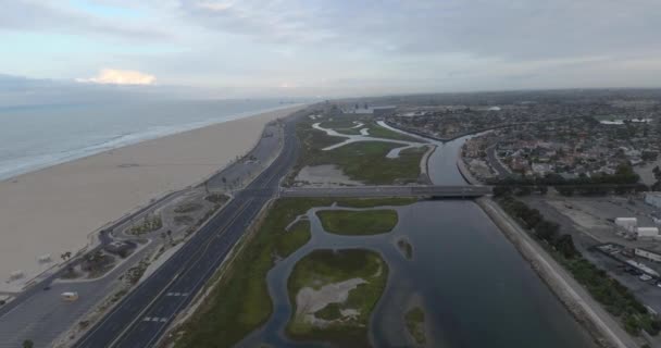 Drone Flies High Beach Coast Revealing Ocean Front Luxury Homes — Stockvideo