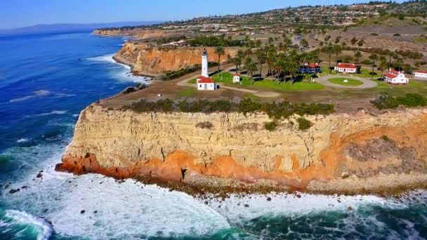 Aerial View Panning Light House Cliffs Rancho Palos Verdes Southern — ストック動画
