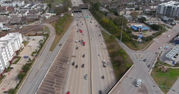 Establishing Shot Cars West Freeway Houston Texas — Stock video