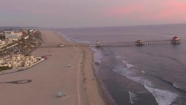 Time Lapse Drone Glides High Orange County Coast Pier Sunrise — Vídeo de Stock