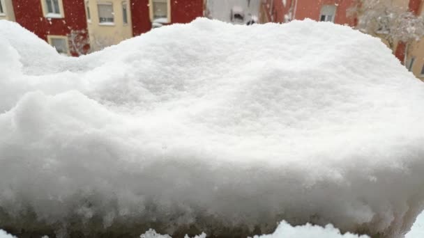 View Window Sill Heavy Winter Snow Big Chunk Snow Which — Vídeo de Stock