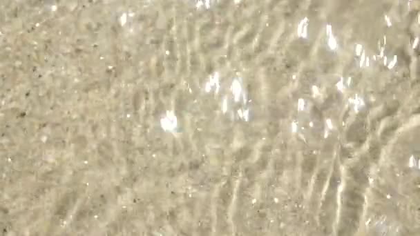 Detail Sea Waves Sun Reflections Shoreline Summer Scenic White Sand — Stockvideo