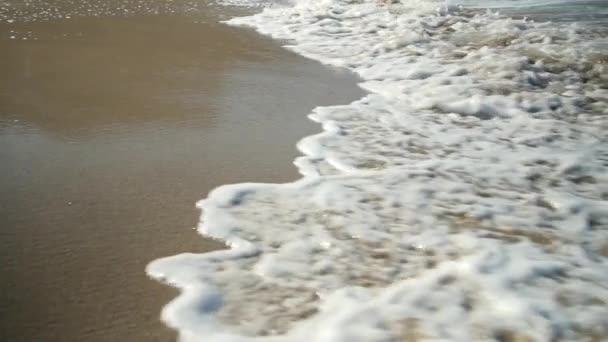 Detail Waves Wite Foam Golden Sand Beach — Vídeos de Stock