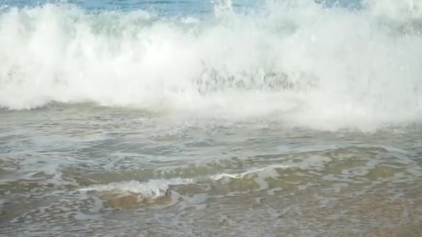 Small Waves Splash Hitting Shore White Sand Summer — Vídeo de Stock