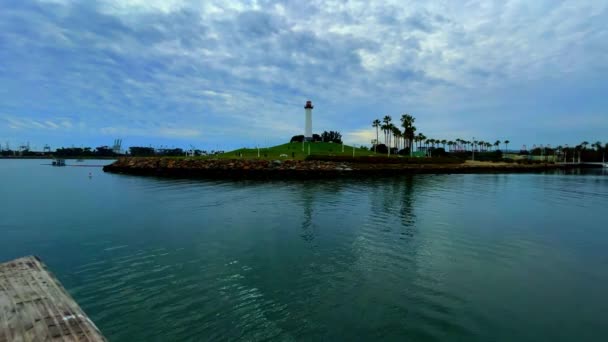 Wide Angle Shot Bay Light House Long Beach Harbor — Stok video