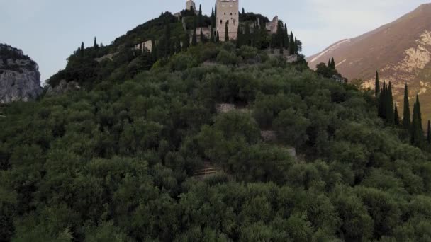 Aerial View Arco Castle Northern Italy Tourist Destination Boom Shot — Vídeo de Stock