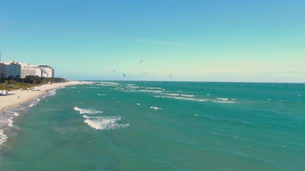 Tourists Parasailing Midbeach Section Miami Beach Florida United States Aerial — Vídeo de Stock