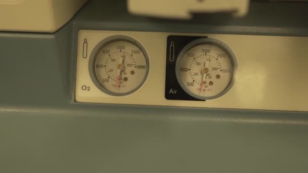 Close View Two Pressure Gauge Anaesthetic Machine Oxygen Medical Air — Stok video