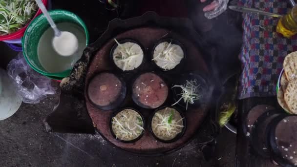 Top View Wide Shot Street Cook Makes Banh Xeo Traditional — Video Stock