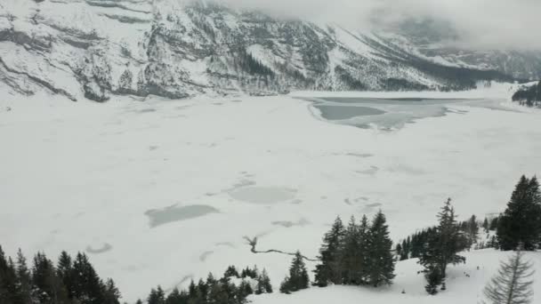 Aerial Overview Frozen Lake Vast Winter Wilderness — Wideo stockowe