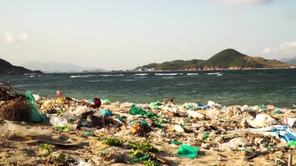 Phu Hung Beach Polluted Trash Fish Farm Binh Hung Island — 图库视频影像