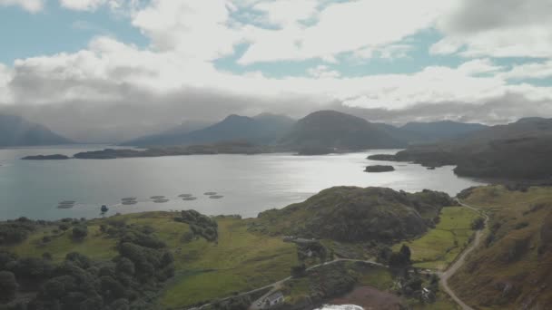 Aerial Drone Shot Beautiful Scottish Landscape North Highlands Lake Bay — Stockvideo