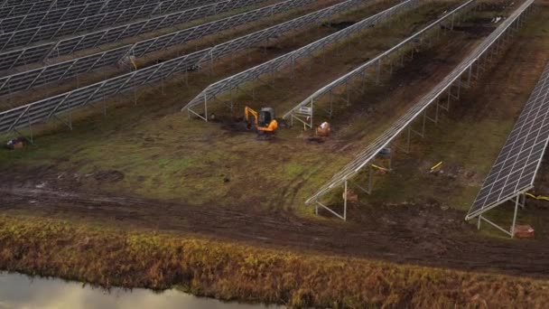 Excavator Digs Solar Power Panels Solar Power Plant — Vídeo de Stock
