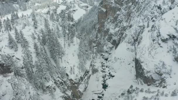 Aerial River Running Snow Covered Valley Small Town — Wideo stockowe