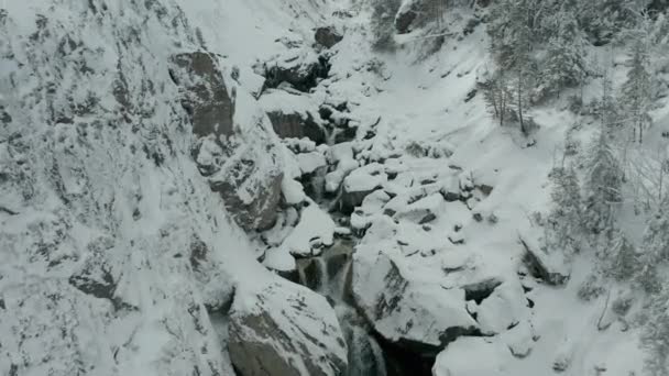 Aerial Series Small Waterfalls Revealing Creek Snow Covered Valley — Stockvideo