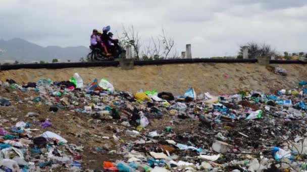 Panning Shot Environmental Pollution Roadside River Bridge Vietnam Rubbish Trash — Stock Video