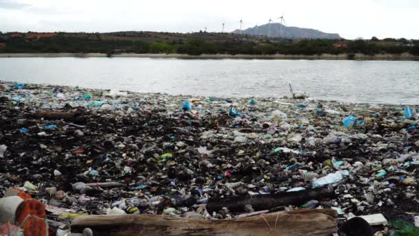 Pile Waste Plastic Garbage Washed Ashore Beach Son Hai Vietnam — ストック動画