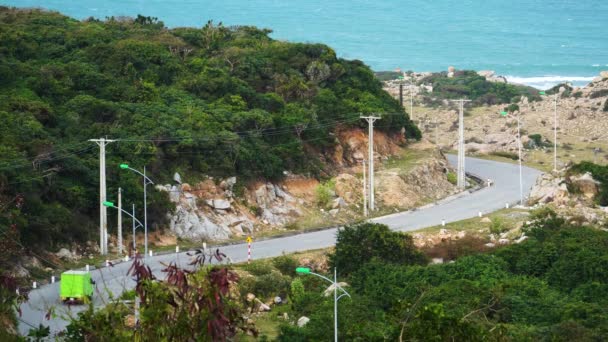 Scene Phan Rang Coast Truck Passing Highway Static — Vídeo de stock