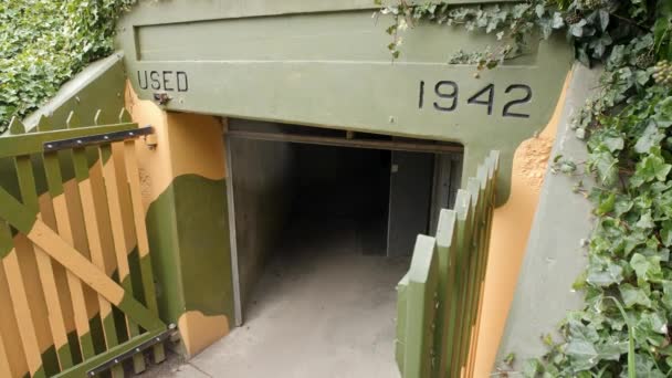 Entrance Old War Bunker 1942 Ebey Landing — Stockvideo